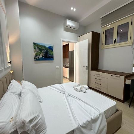 Vlorë Palm Side Hotel מראה חיצוני תמונה