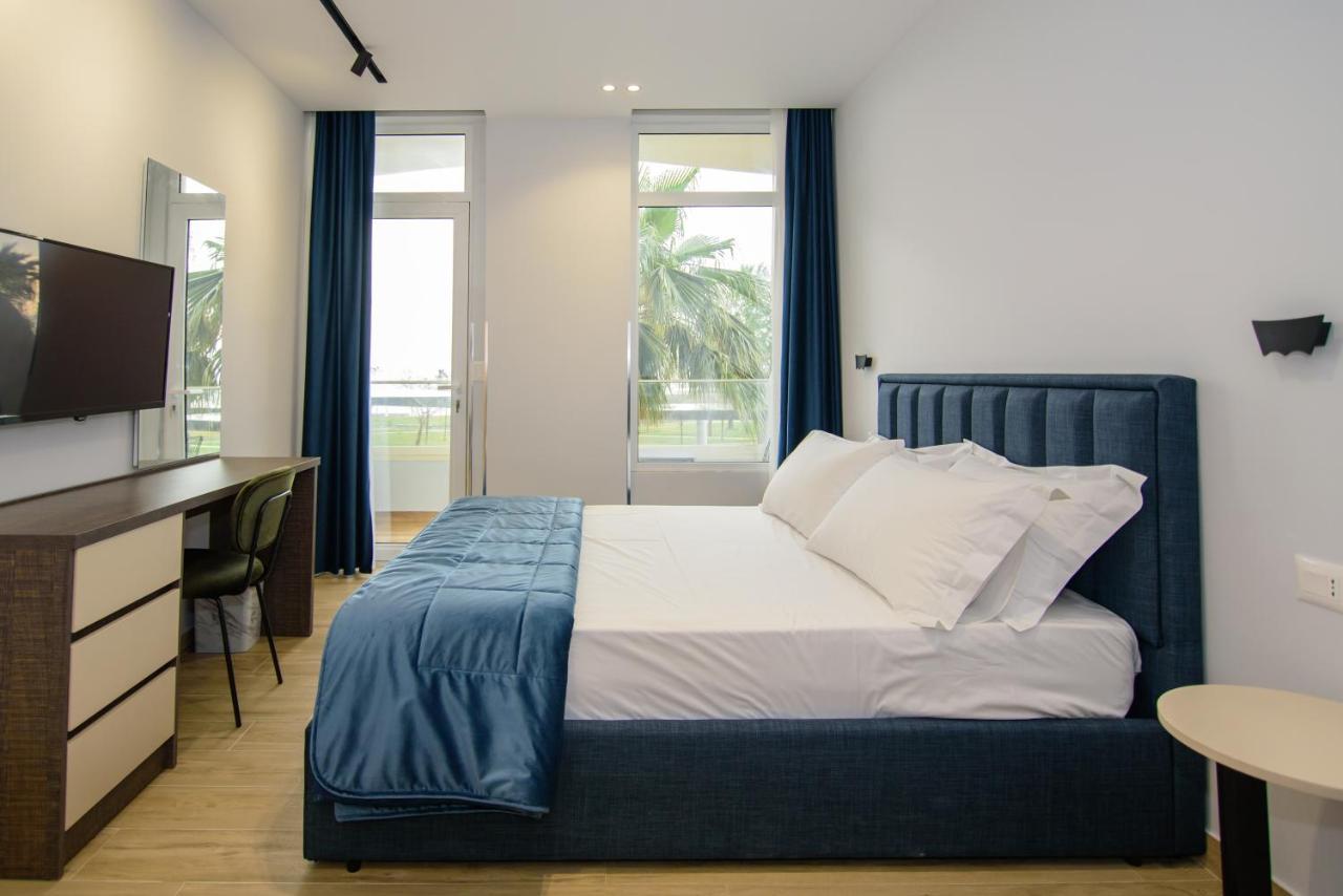 Vlorë Palm Side Hotel מראה חיצוני תמונה