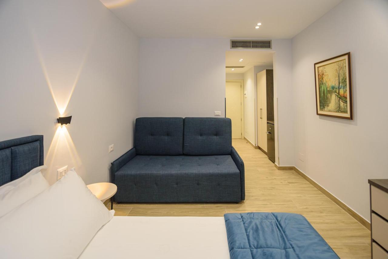 Vlorë Palm Side Hotel מראה חיצוני תמונה