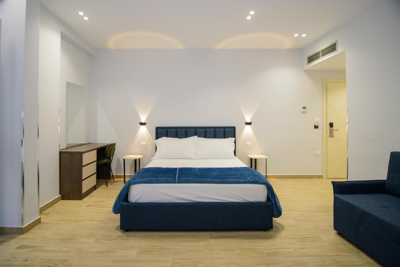 Vlorë Palm Side Hotel מראה חיצוני תמונה