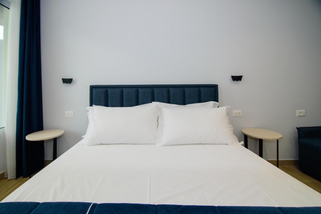 Vlorë Palm Side Hotel מראה חיצוני תמונה
