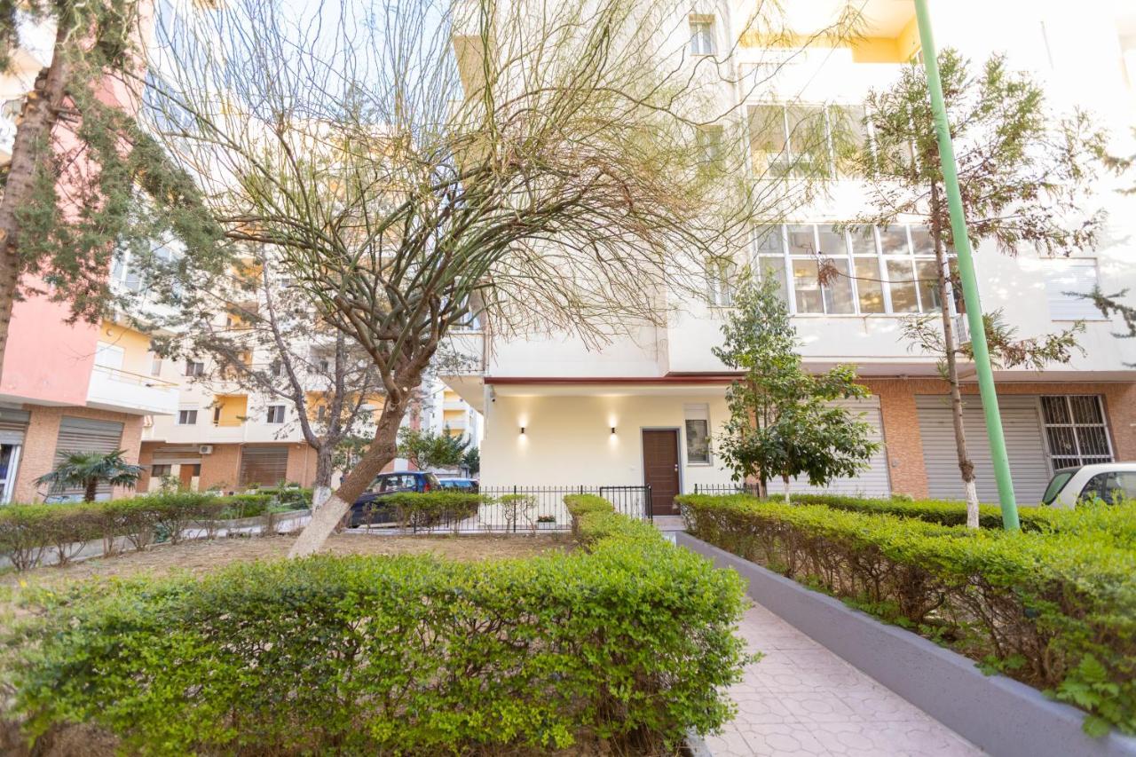 Vlorë Palm Side Hotel מראה חיצוני תמונה