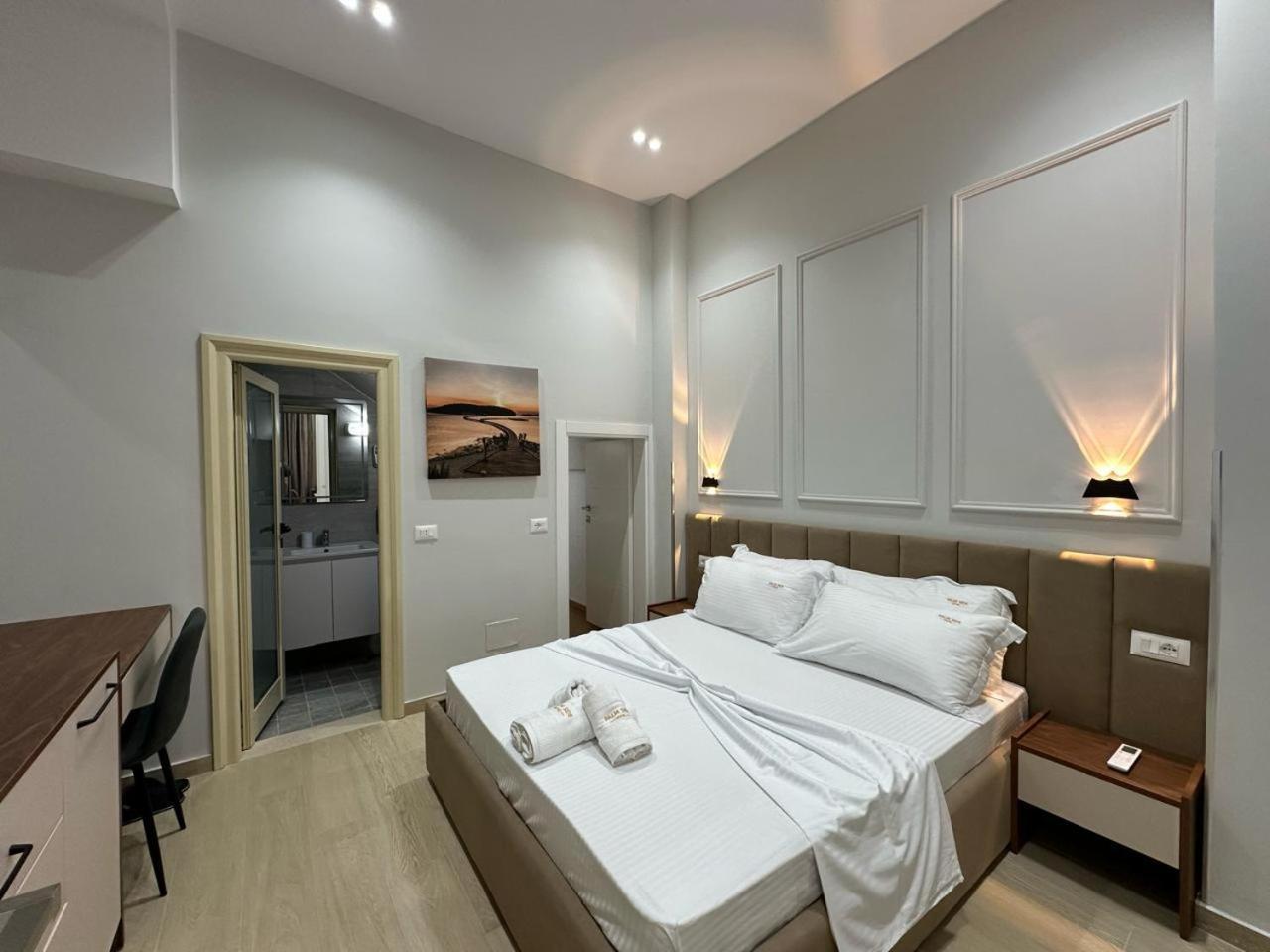 Vlorë Palm Side Hotel מראה חיצוני תמונה