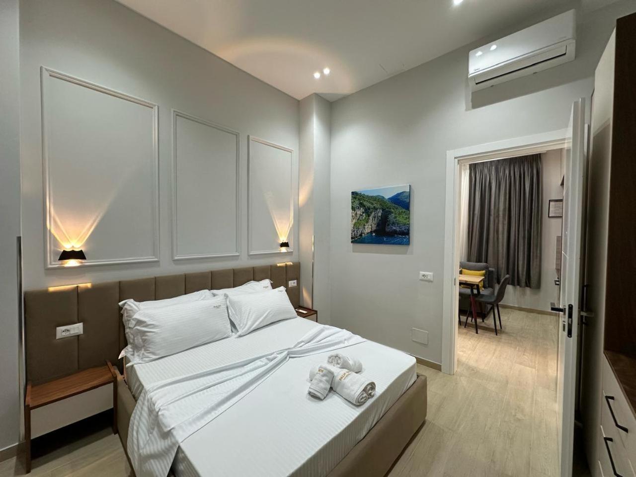 Vlorë Palm Side Hotel מראה חיצוני תמונה
